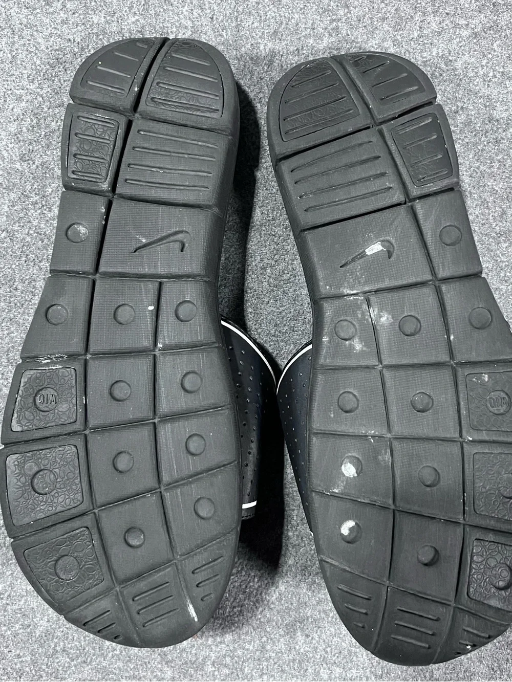 Nike Women’s Comfort Footbed Black & White Slides Sandals 360883-011 Size 10